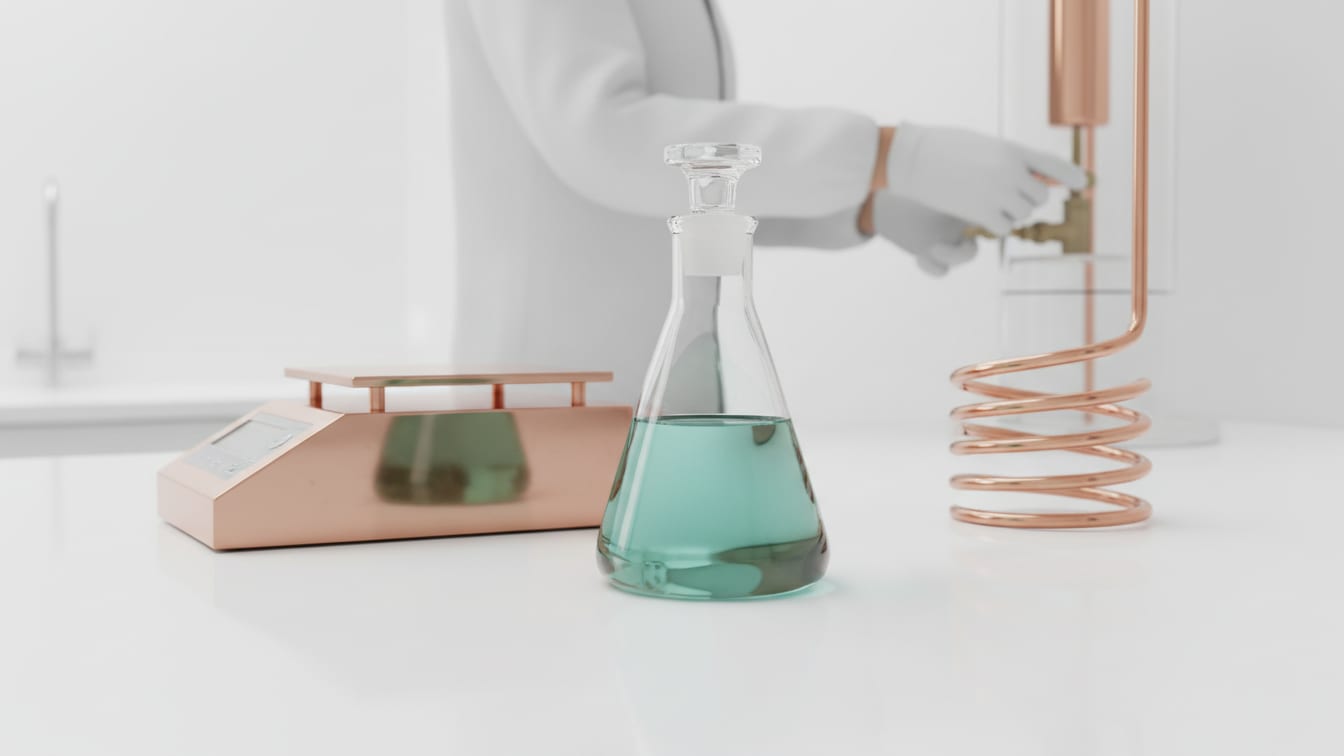 Illustration: An Erlenmeyer flask with a stopper and pale liquid on a white lab bench with a green reflection.